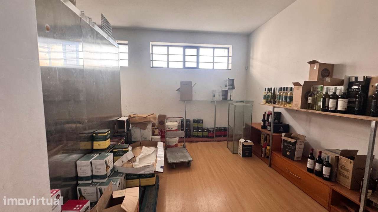 Supermercado  Trespasse em Paços de Brandão,Santa Maria da Feira - Grande imagem: 3/10