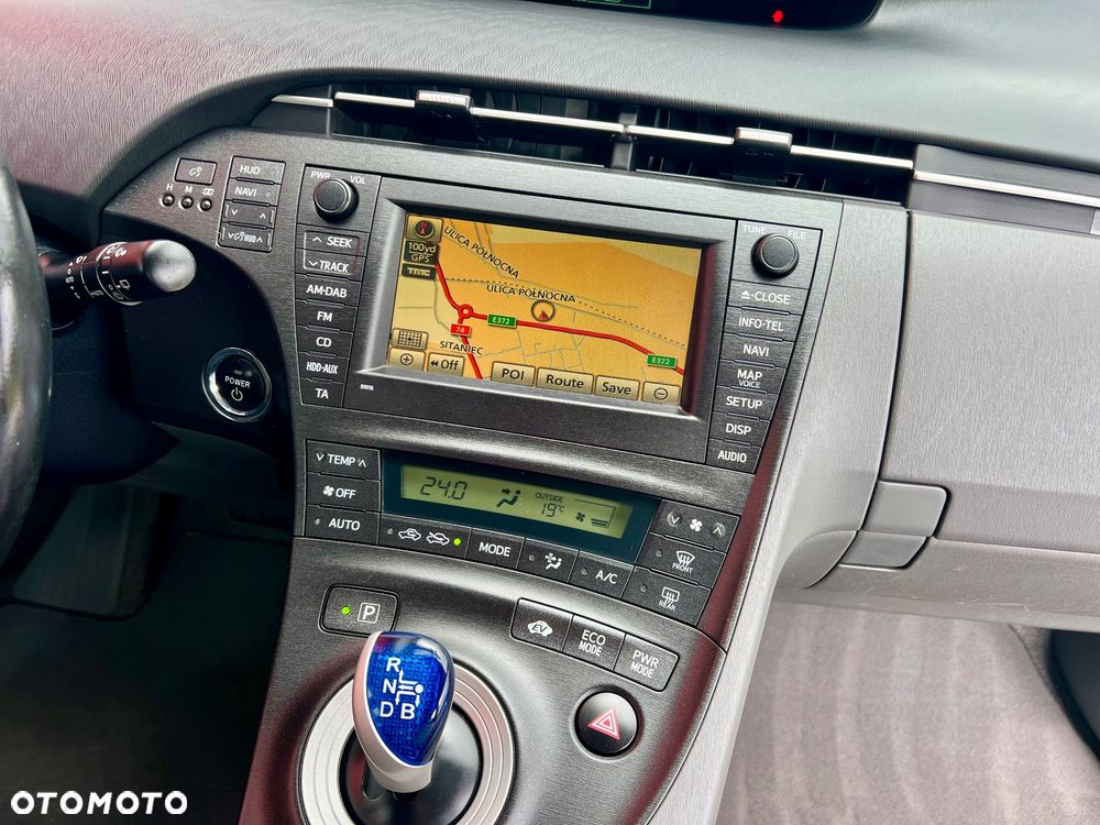 Toyota Prius (Hybrid) Executive - 9