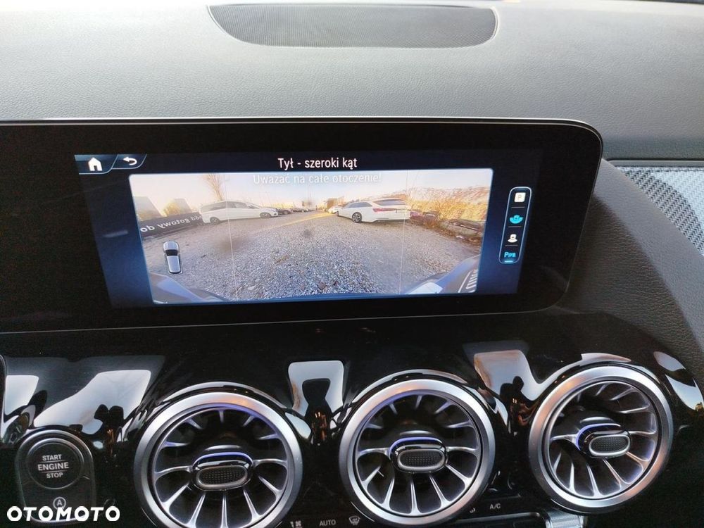 Mercedes-Benz GLA - 28