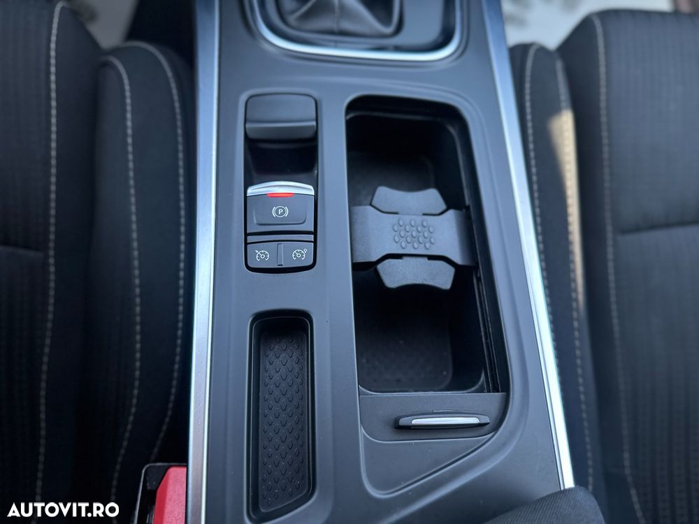 Renault Megane ENERGY TCe 130 EDC INTENS - 21