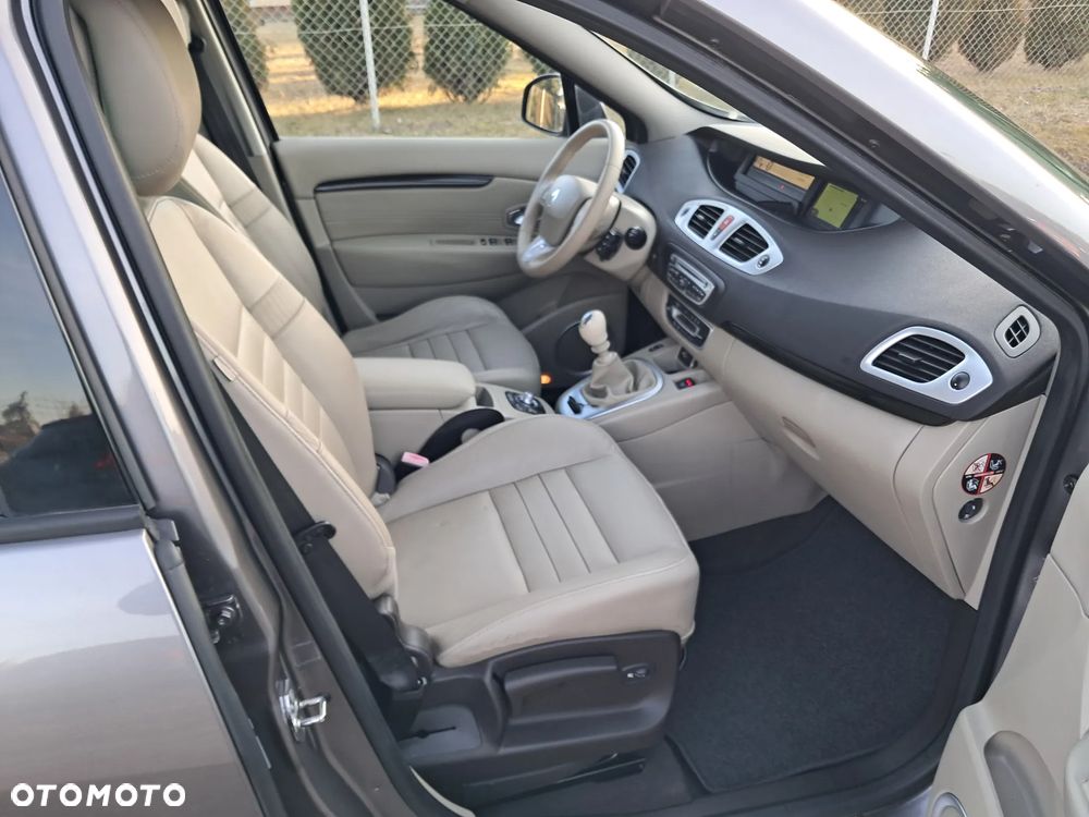 Renault Scenic 1.9 dCi Confort Privilege - 17