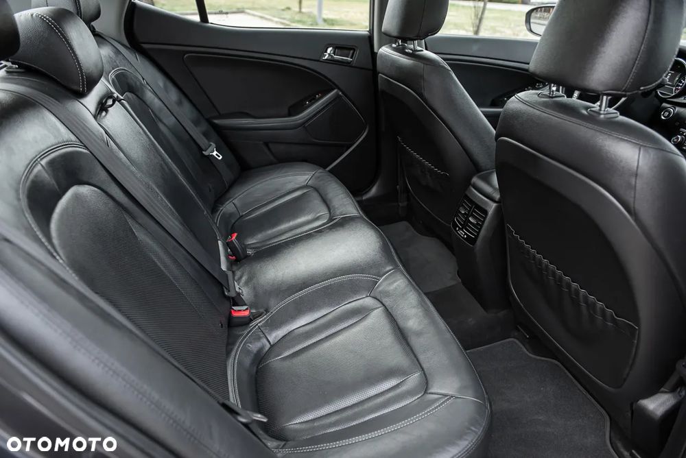Kia Optima - 32