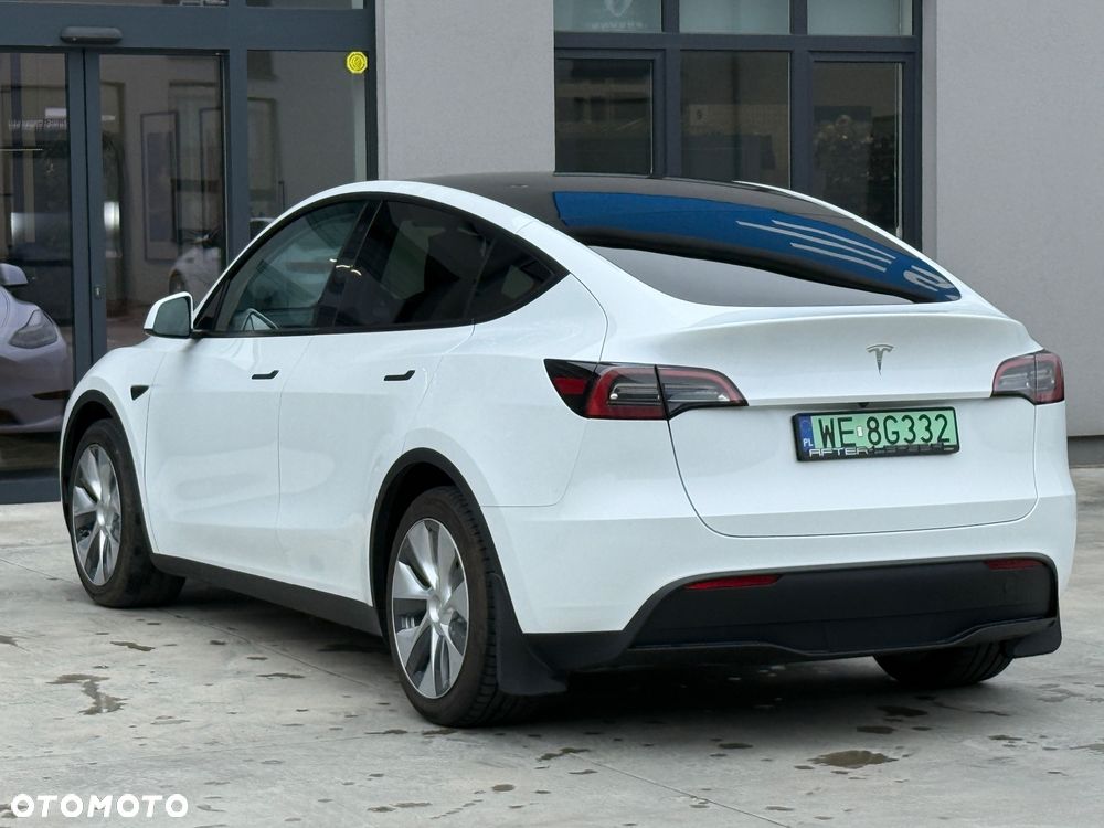 Tesla Model Y RWD - 13