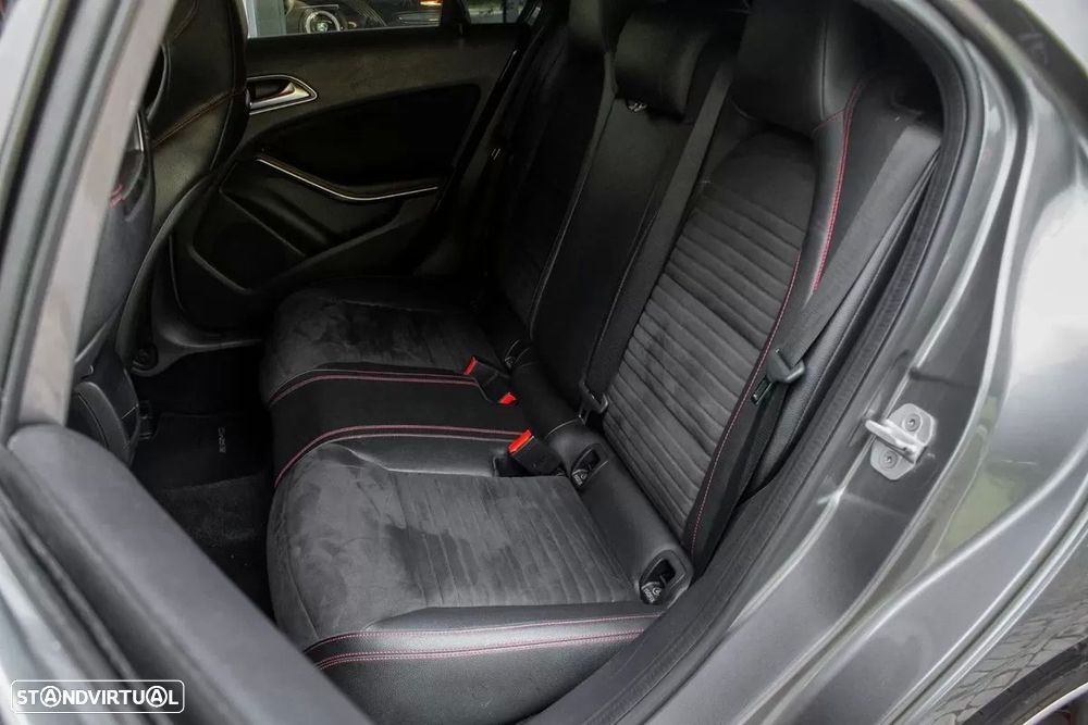 Mercedes-Benz A 180 d AMG Line Aut. - 24