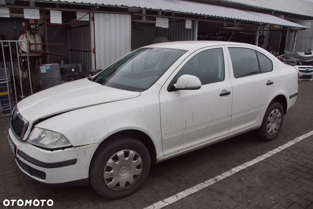 Auto na części - Skoda Octavia II Lift 1.6 MPI 102 KM BSE LVN LF9E 2011R Silnik Skrzynia Drzwi Maska Błotnik Zderzak Klapa Lampa Lusterko Klamka Szyba Deska Kokpit Sterownik Moduł Czujnik Licznik Panel Kierownica - 2