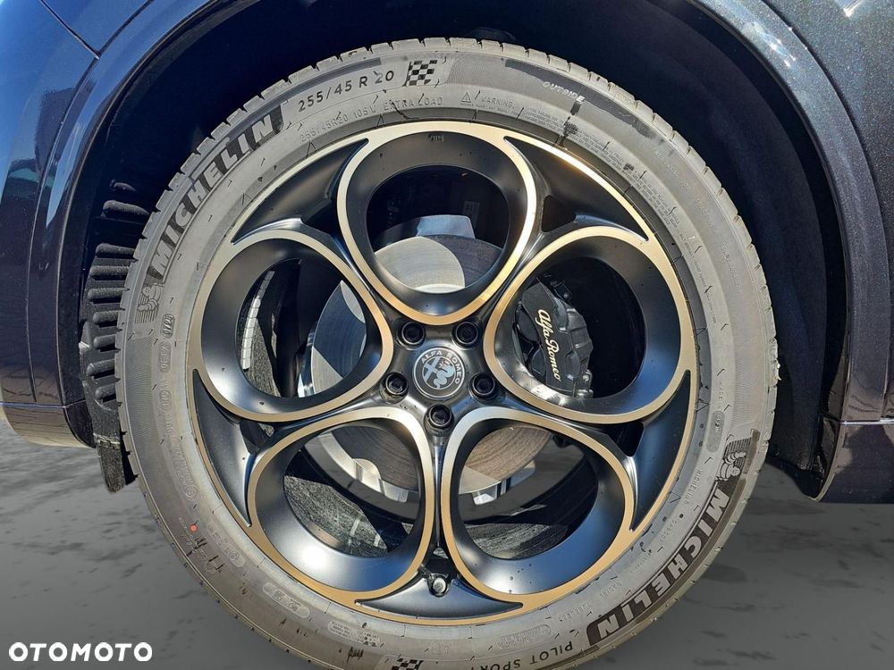 Alfa Romeo Stelvio 2.0 Turbo 16V AT8-Q4 Intensa - 18