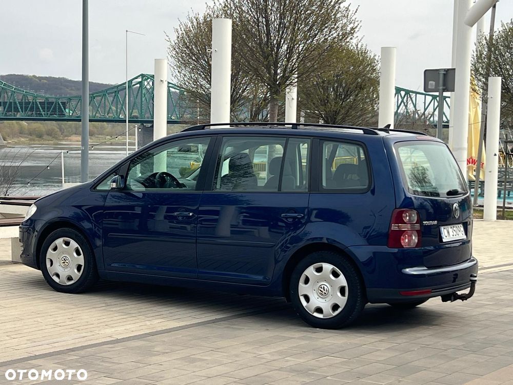 Volkswagen Touran 1.9 TDI DPF BlueMot Highline - 11