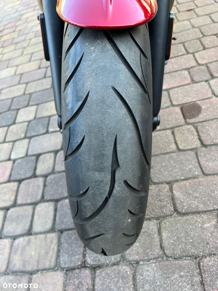 Triumph Bonneville Bobber - 17