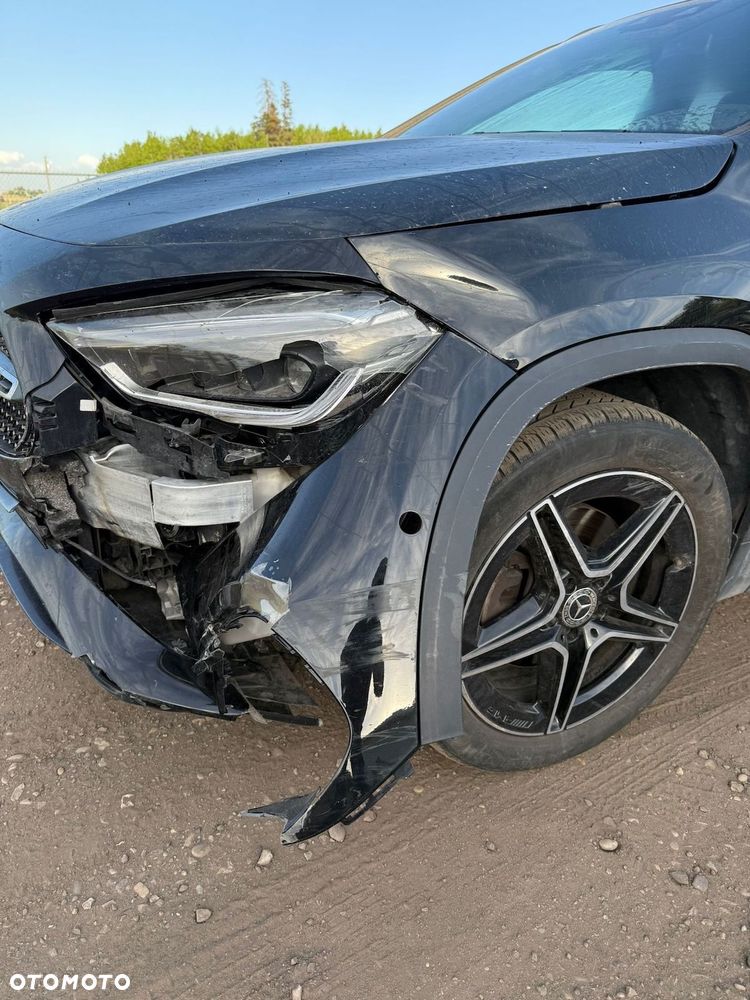 Mercedes-Benz GLA 250 4-Matic AMG Line - 16
