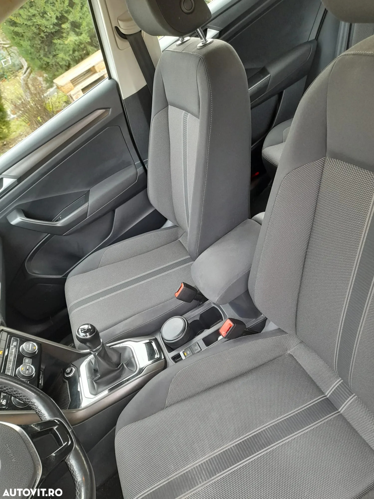 Volkswagen T-ROC - 10