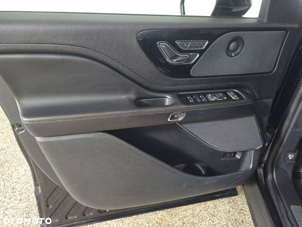 Lincoln Aviator - 10