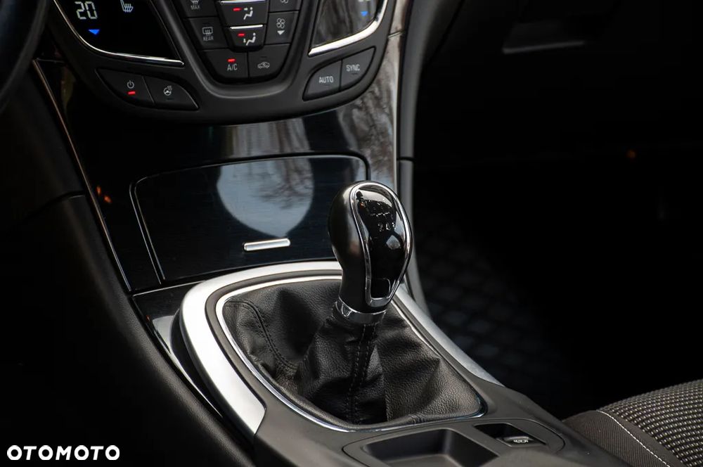 Opel Insignia - 35