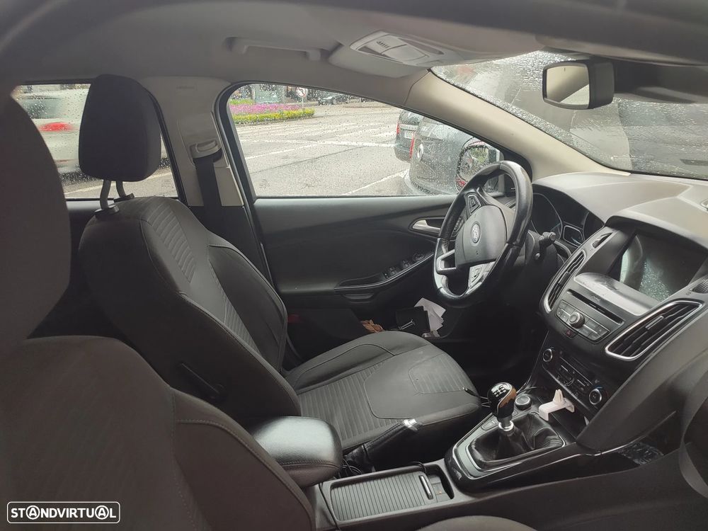 Ford Focus SW 1.5 TDCi EcoBlue Titanium - 5