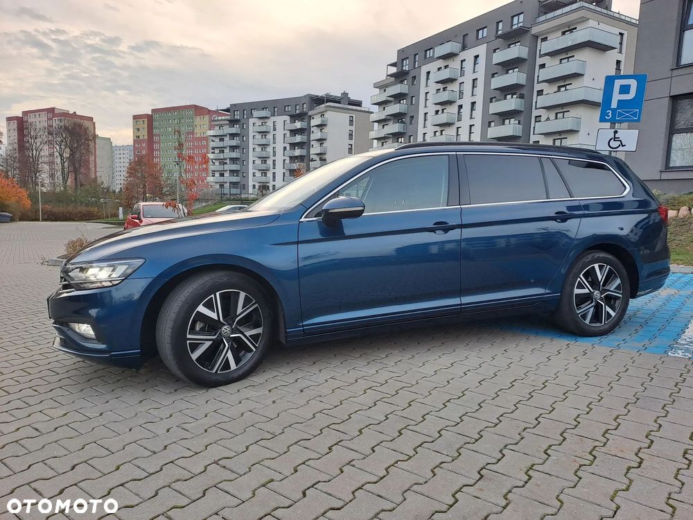 Volkswagen Passat Variant 2.0 TDI SCR DSG 4Motion Business - 2
