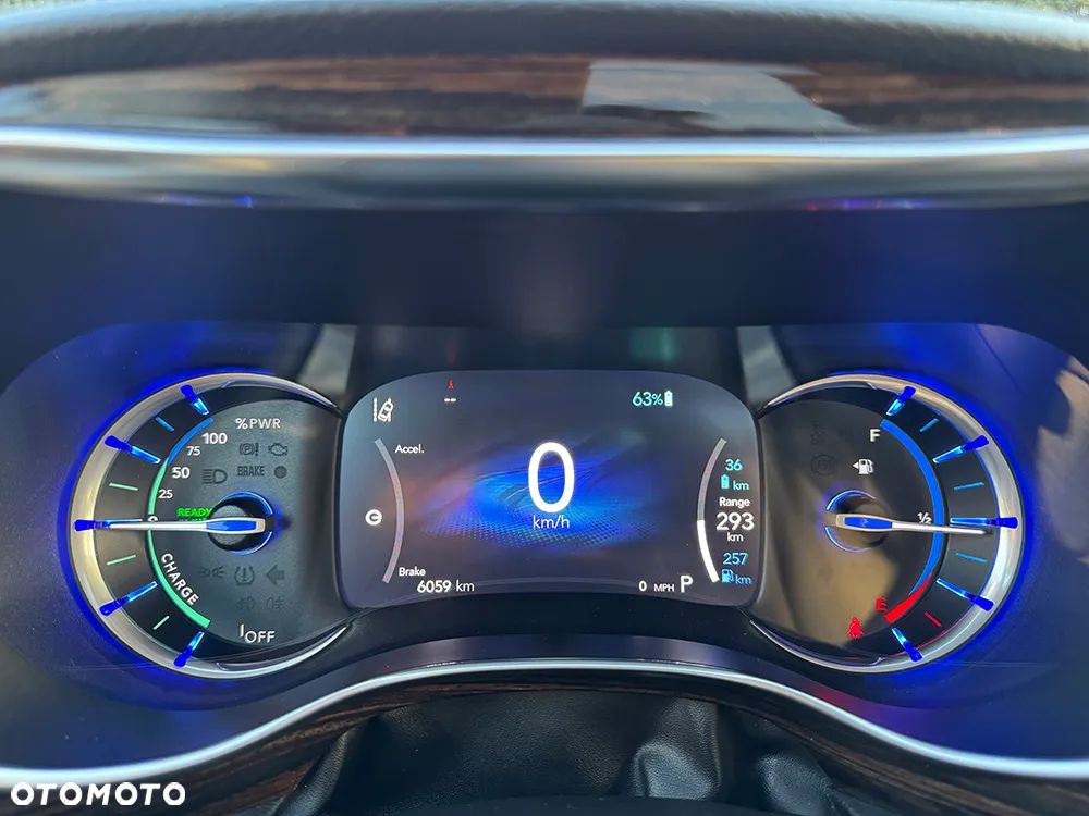 Chrysler Pacifica - 29