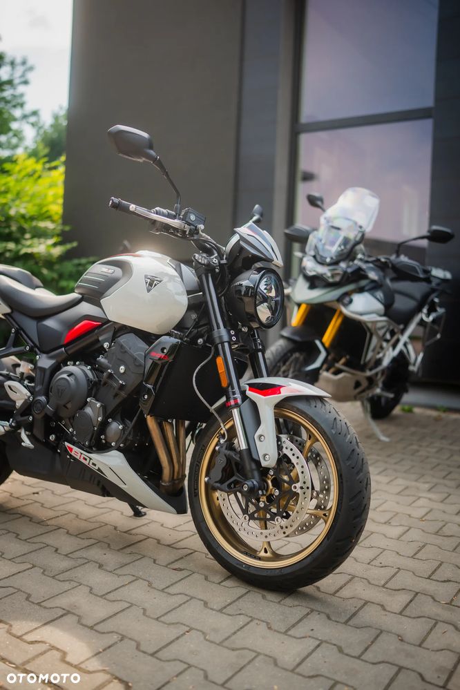 Triumph Trident - 16