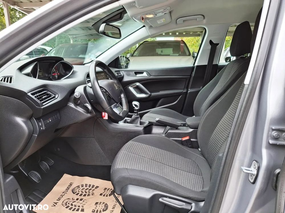 Peugeot 308 1.2 L PureTech Turbo S&S Active - 7