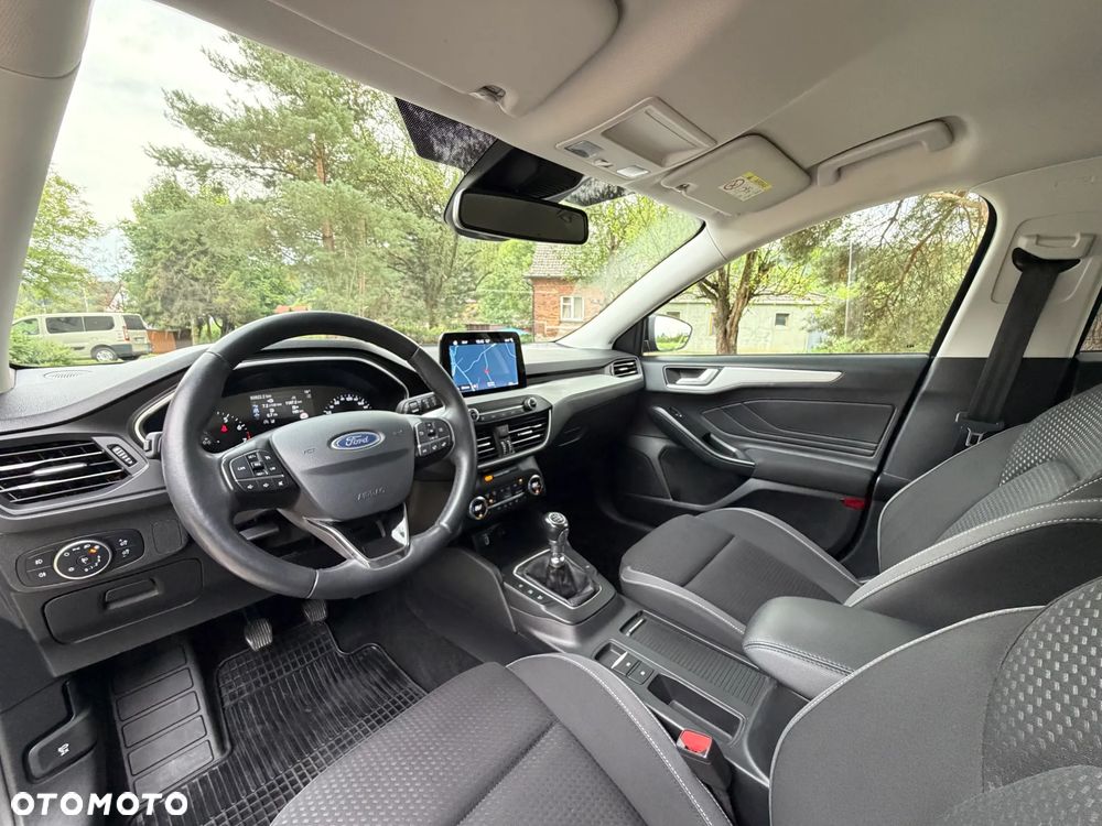 Ford Focus 1.0 EcoBoost Gold X (Trend) - 17