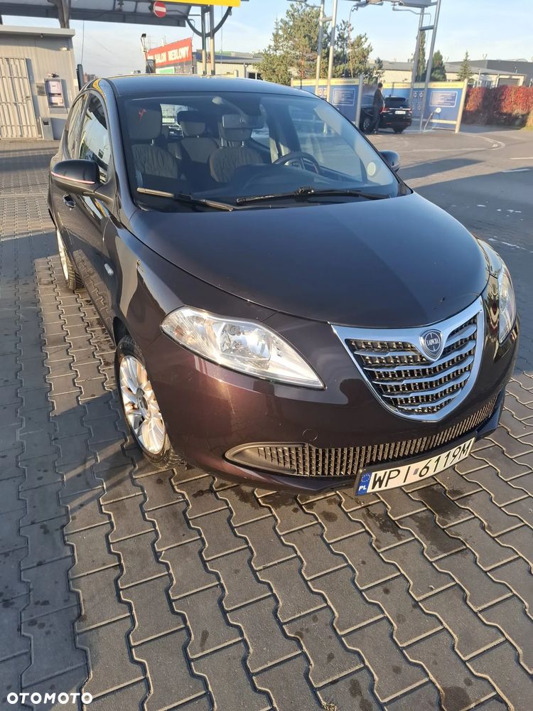 Lancia Ypsilon