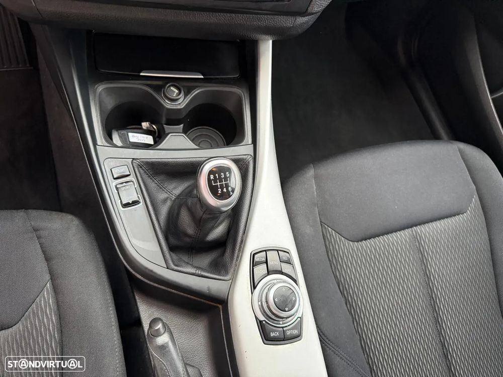 BMW 116 d EDynamics Line Urban - 7