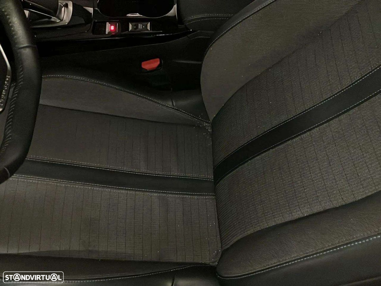 Peugeot e-2008 50 kWh Allure - 9