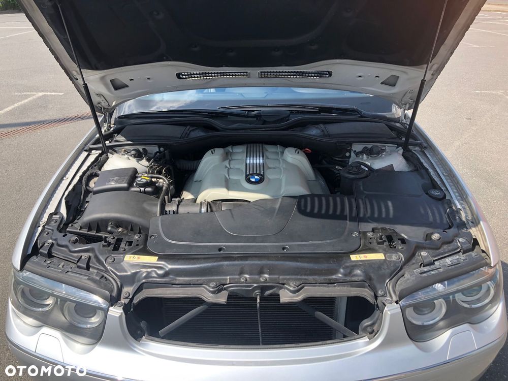 BMW Seria 7 745i L - 18