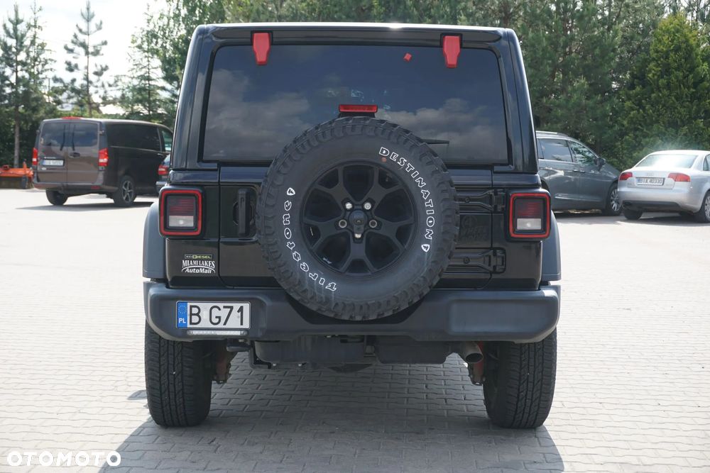 Jeep Wrangler - 5