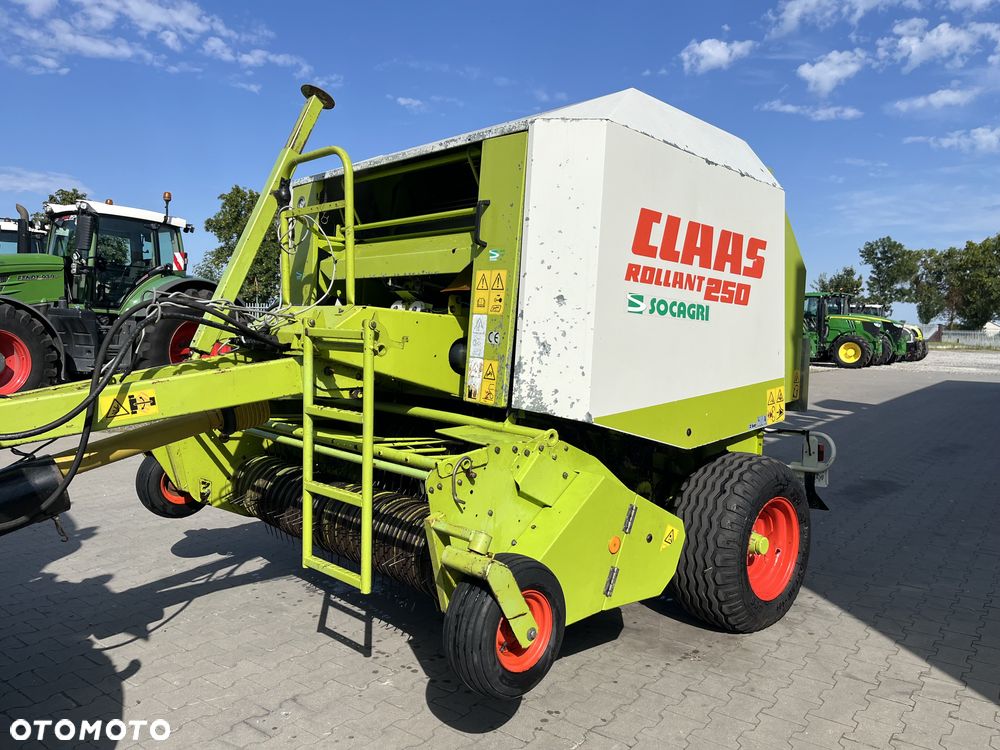 Claas Rollant 250 - 7
