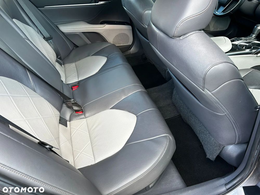 Toyota Camry Business Edition - 29