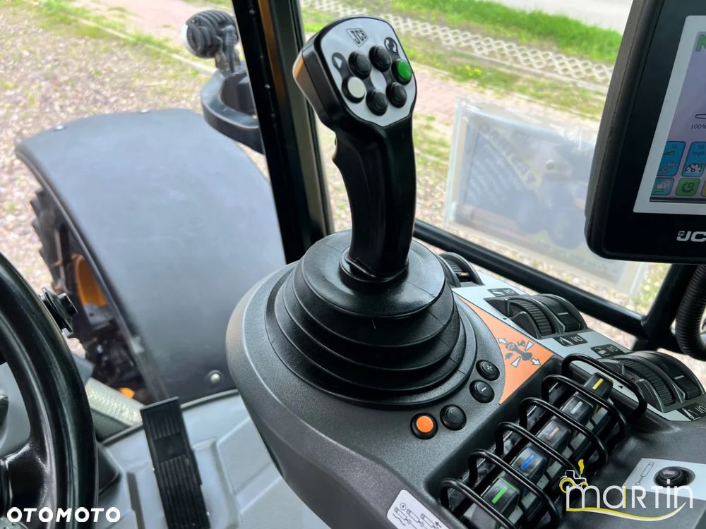 JCB Fastrac 4220 - 13