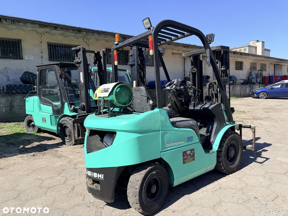 Mitsubishi FG25N - 2