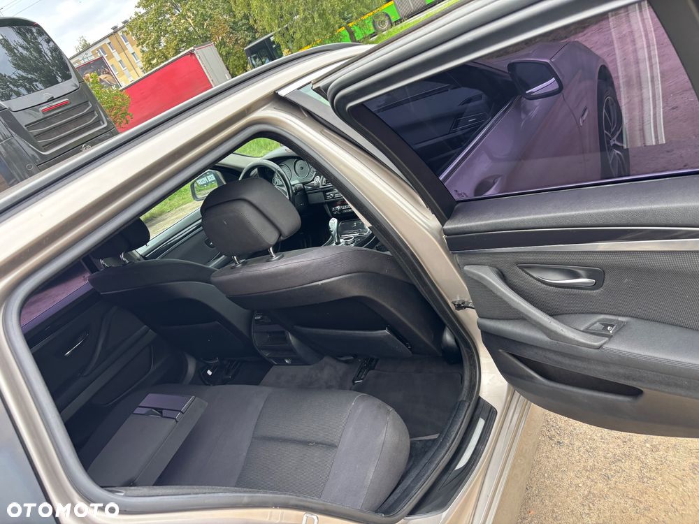 BMW Seria 5 520d - 27