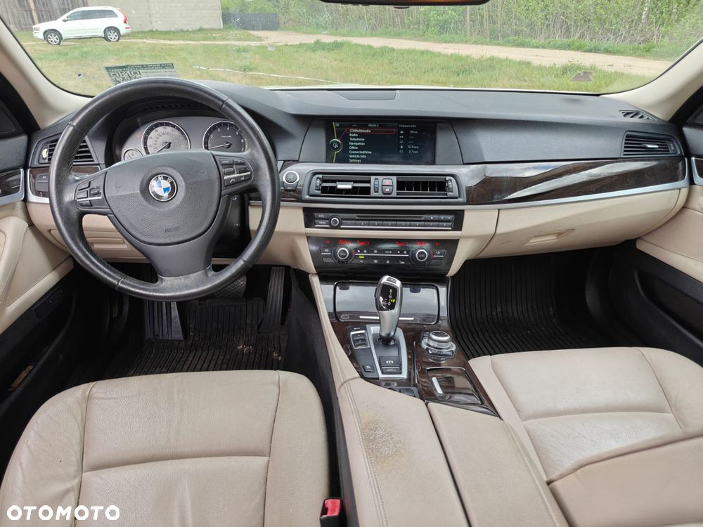 BMW Seria 5 528i Luxury Line - 8