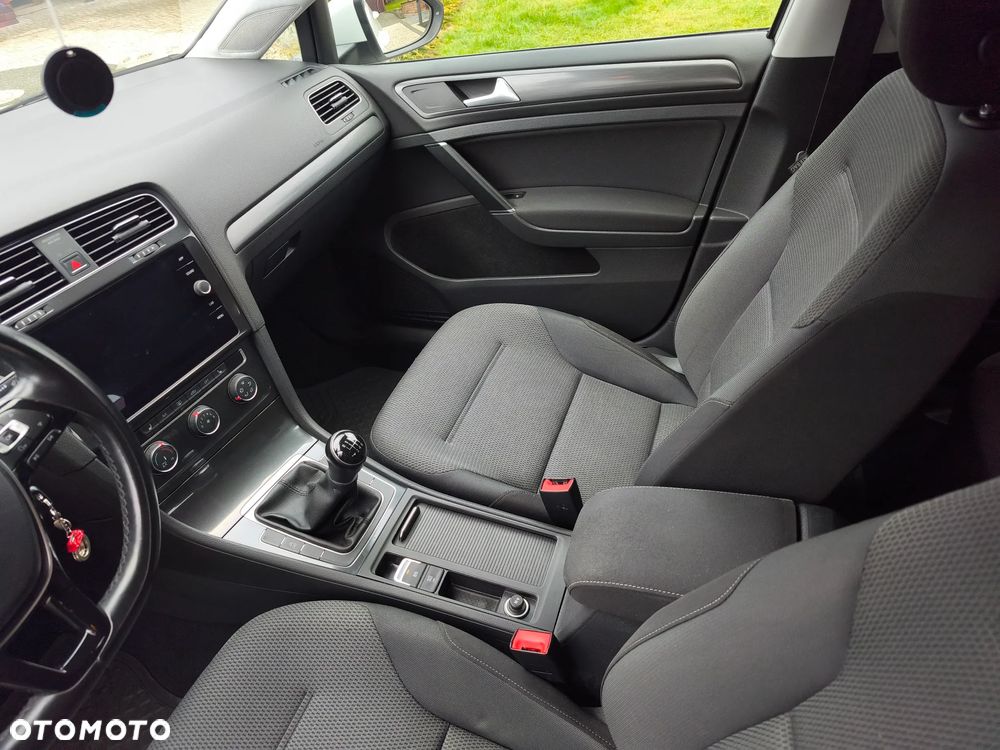 Volkswagen Golf 1.0 TSI (BlueMotion Technology) Trendline - 33