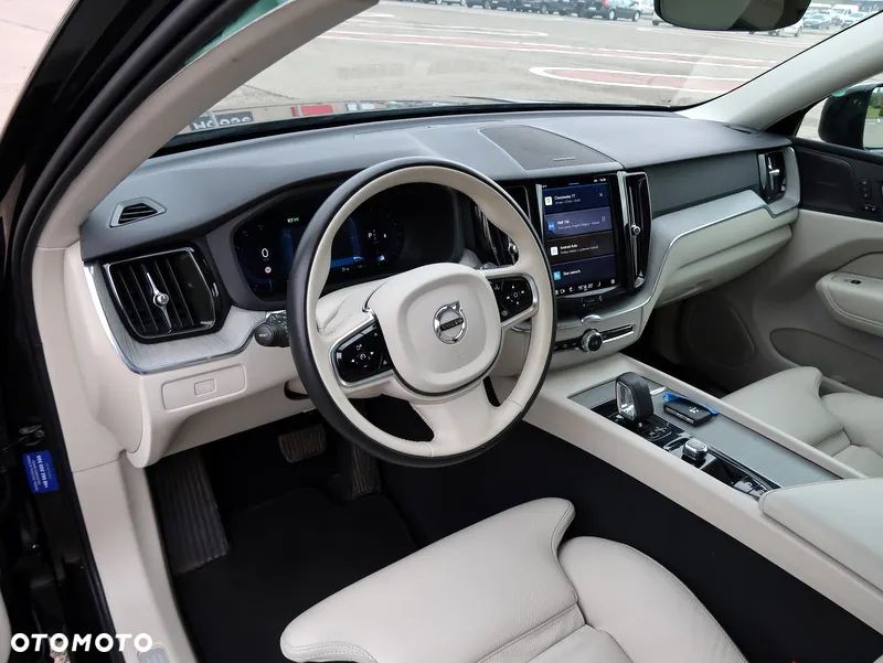 Volvo XC 60 B5 B AWD Plus Dark - 10