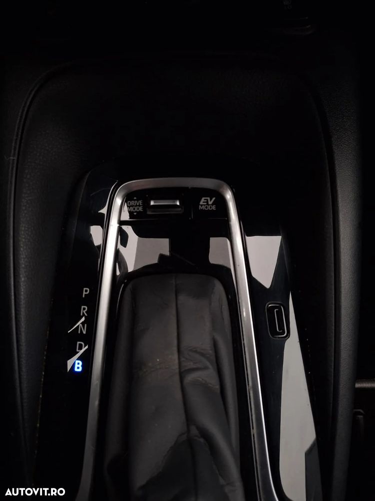 Toyota Corolla 1.8 Hybrid Business Edition - 23