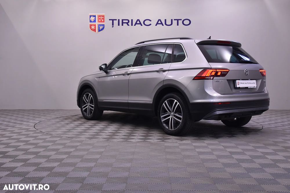 Volkswagen Tiguan - 4