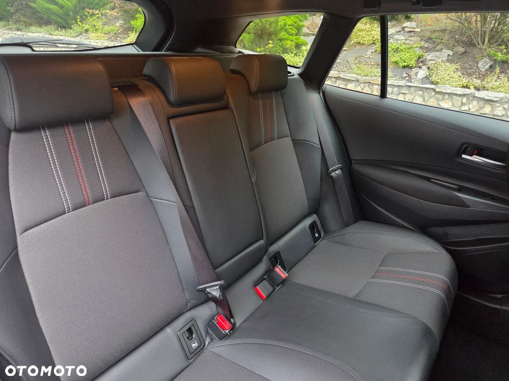 Toyota Corolla 1.8 Hybrid GR Sport - 28