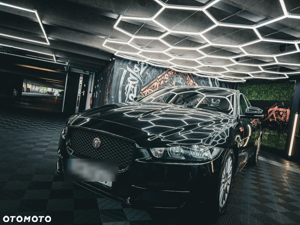 Jaguar XE 2.0 D Prestige, 2016