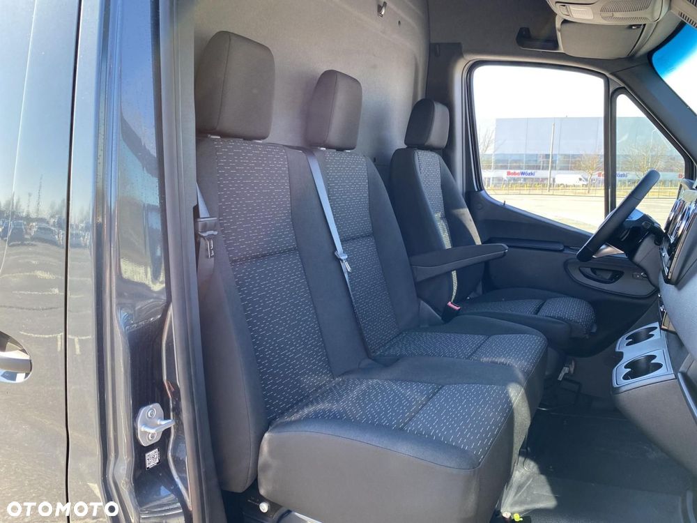 Mercedes-Benz Sprinter - 16