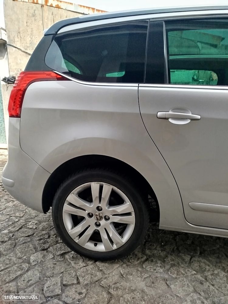 Peugeot 5008 - 14