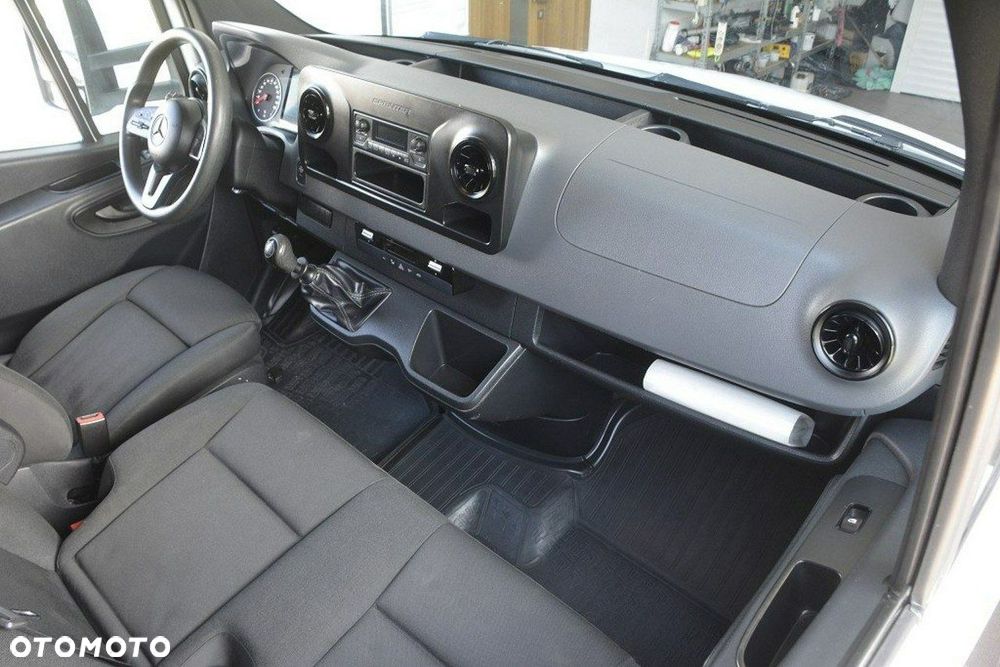 Mercedes-Benz Sprinter - 17