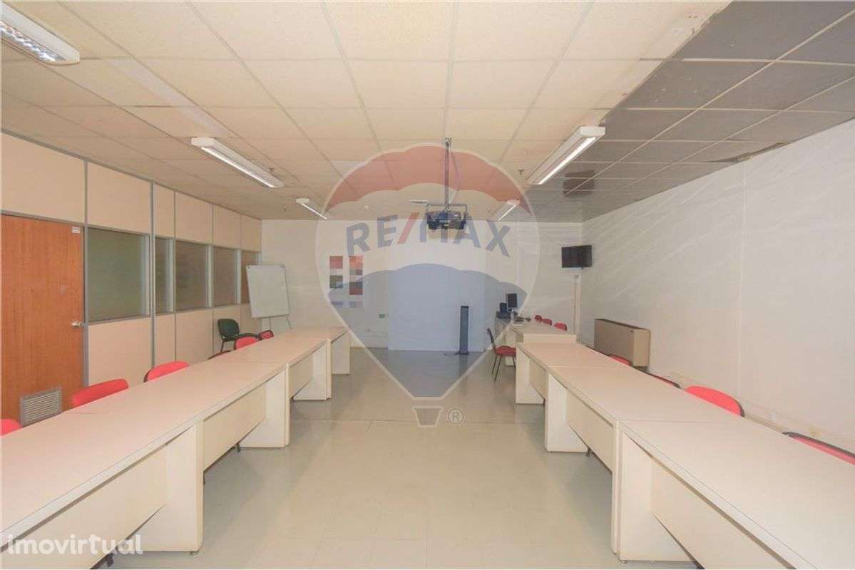 ESCRITÓRIO NO HPERMERCADO AUCHAN DA MAIA - Grande imagem: 5/10