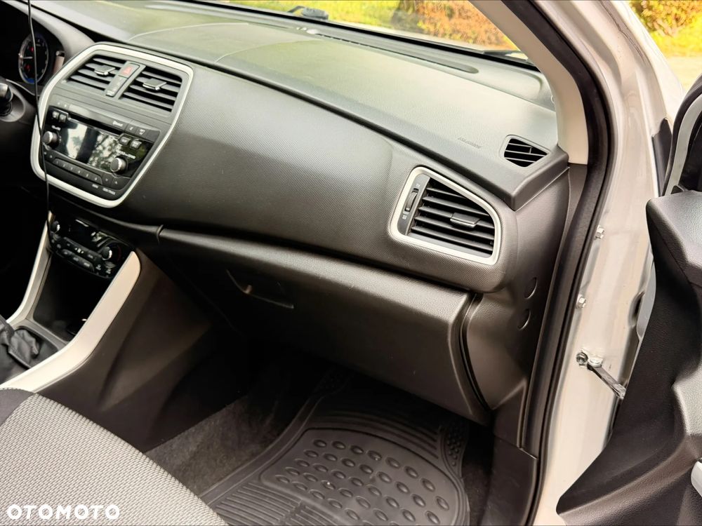 Suzuki SX4 1.6 Comfort Plus - 5