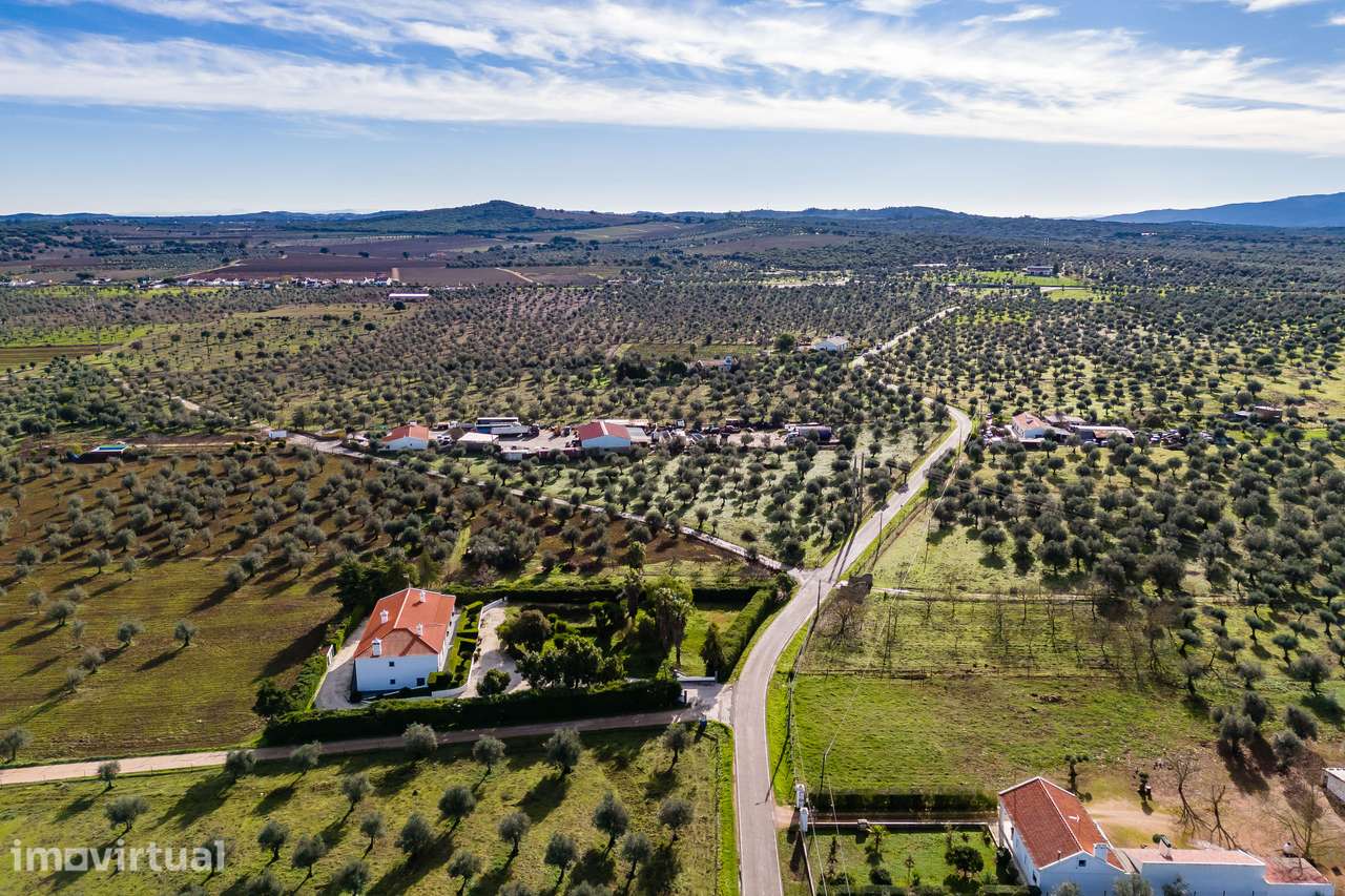 MORADIA T2 | REMODELADA | ESTREMOZ | OPORTUNIDADE ÚNICA - Grande imagem: 2/34