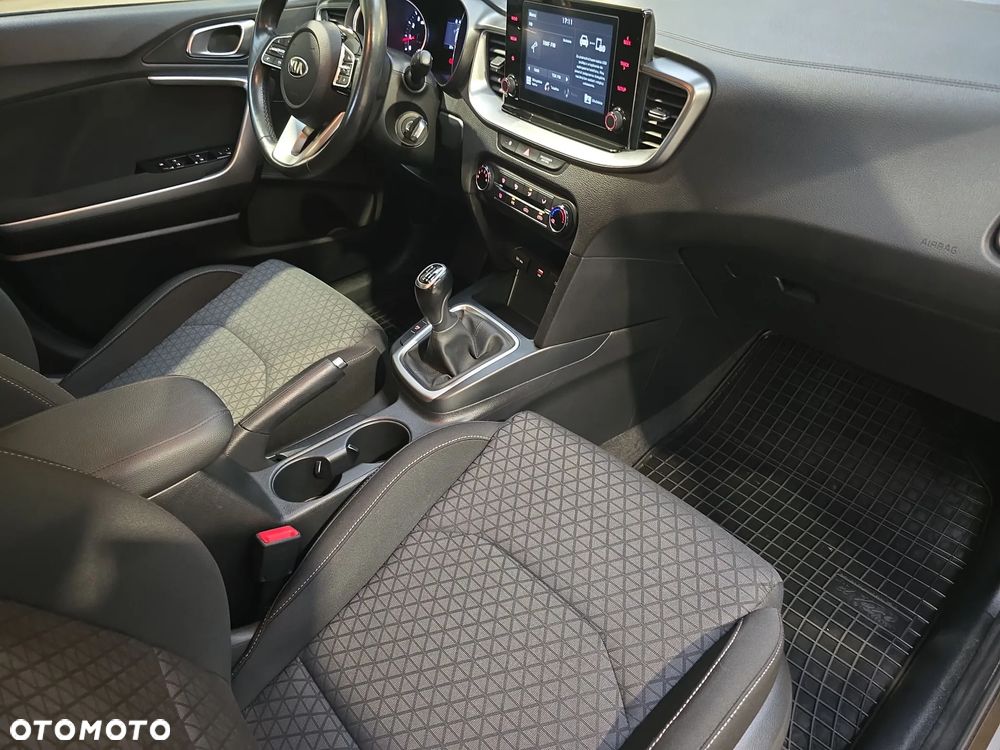 Kia XCeed 1.4 T-GDI M - 20