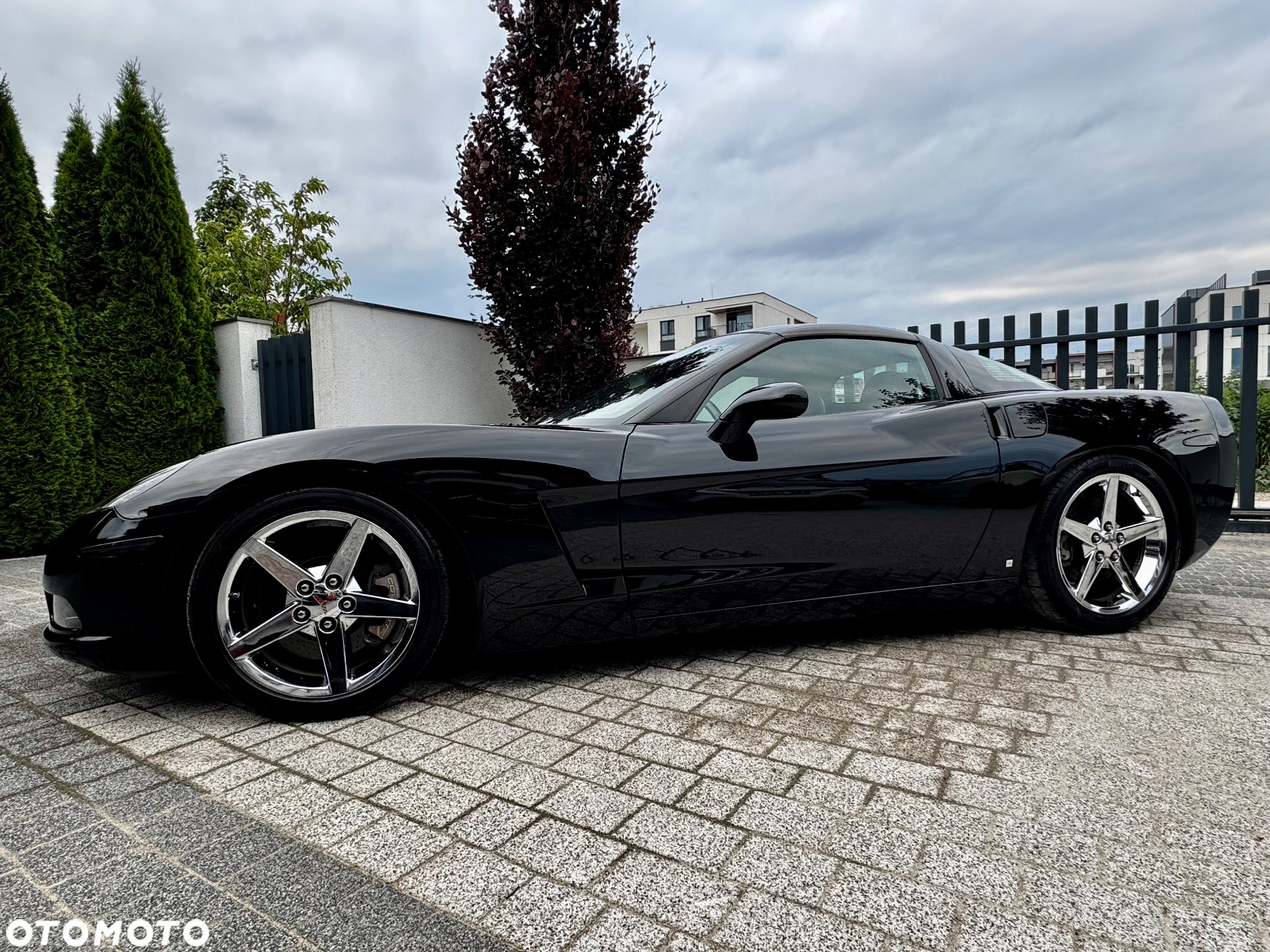 Chevrolet Corvette - 10