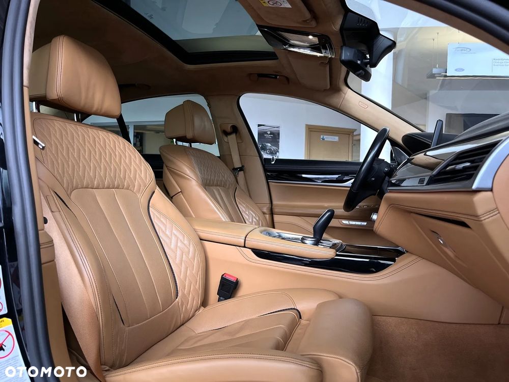 BMW Seria 7 740d xDrive - 31
