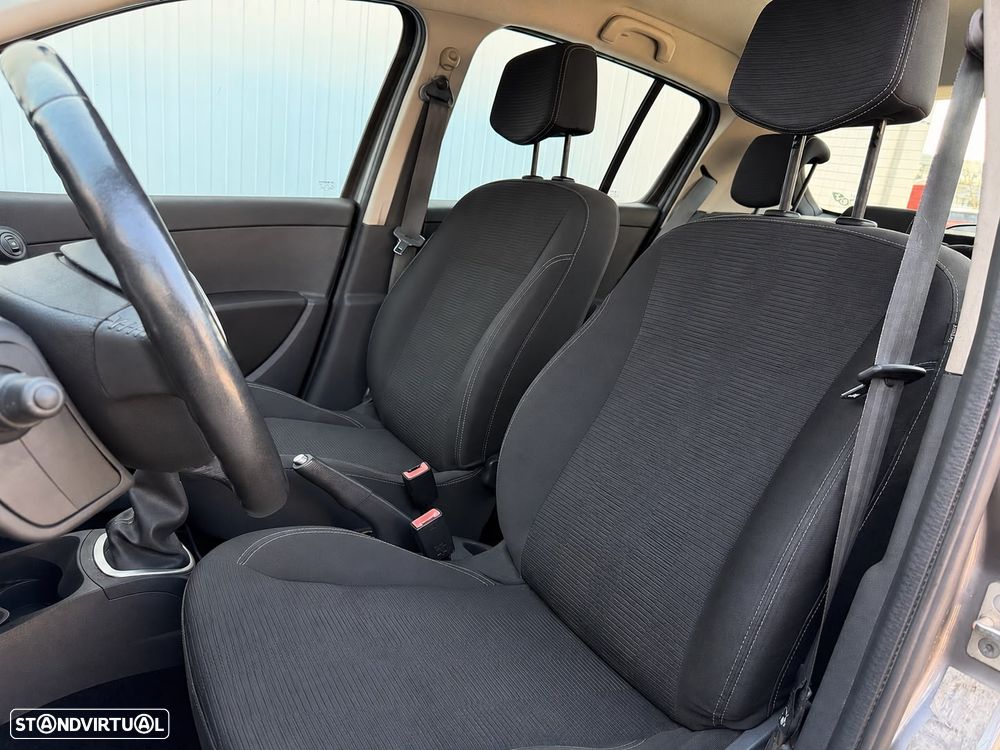 Renault Clio 1.2 16V Authentique - 5