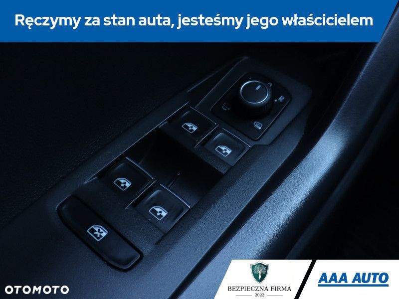 Volkswagen T-Cross - 17
